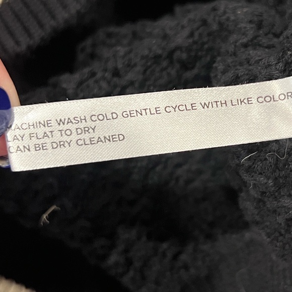 Tuckernuck Irene v neck black with white trim cotton crop sweater Medium - Picture 8 of 9